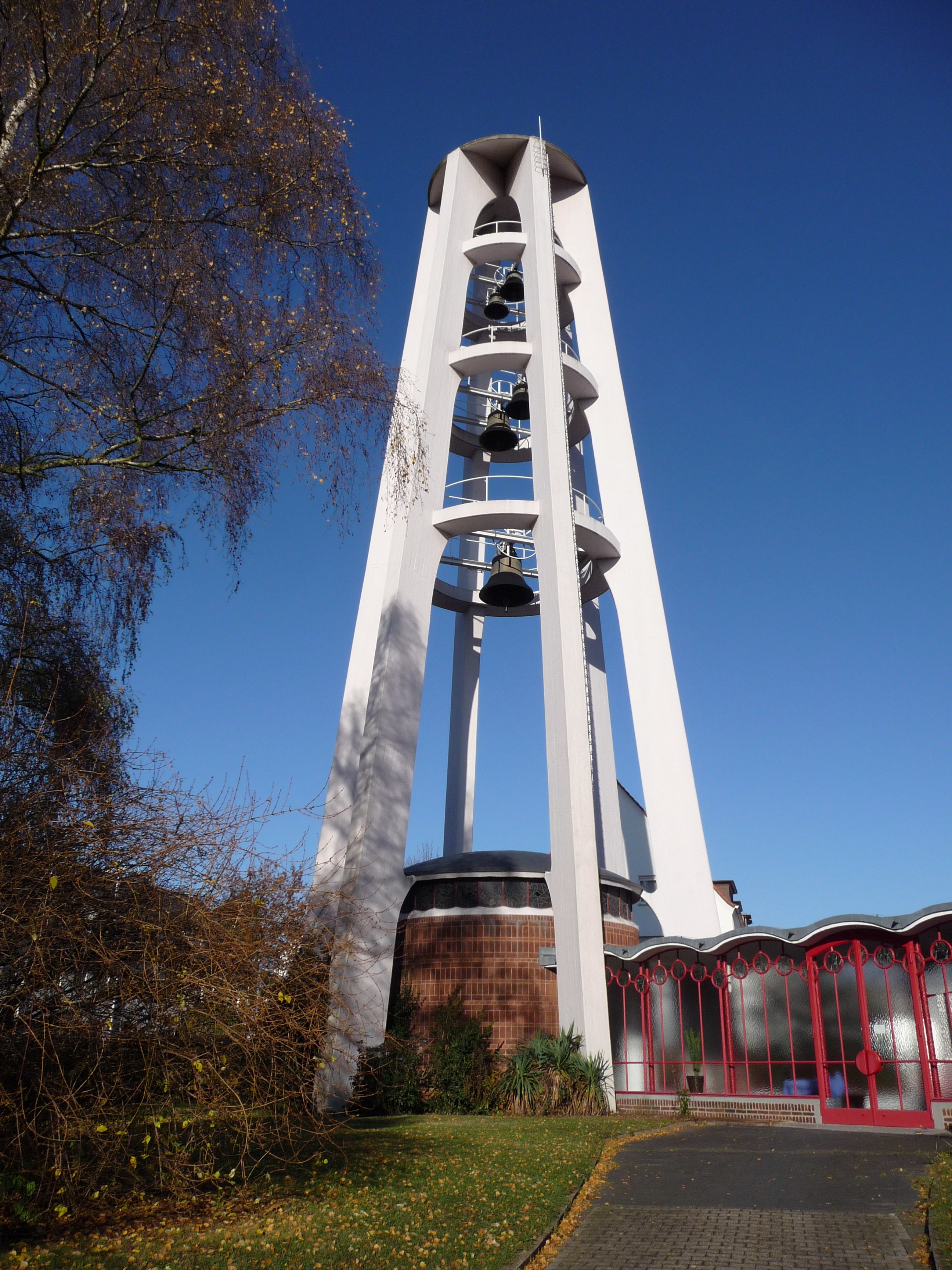 Glockenturm von St. Albert in Saarbrücken von Gottfried Böhm, 1952-55 © Marlen Dittmann
